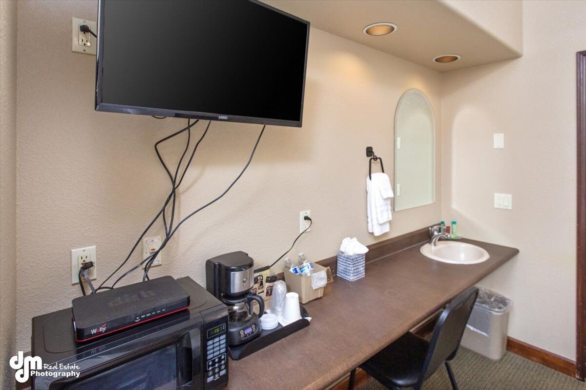 standard single room, 1 king bed | desk, free wifi, bed sheets