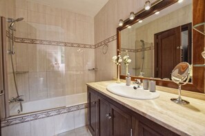 Bathtub