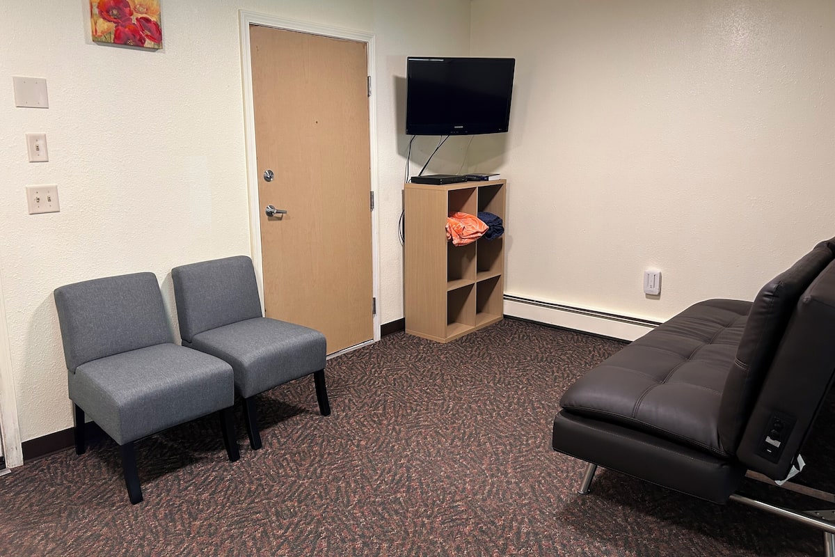 Basic Apartment, 2 Bedrooms, Non Smoking, Mountain View