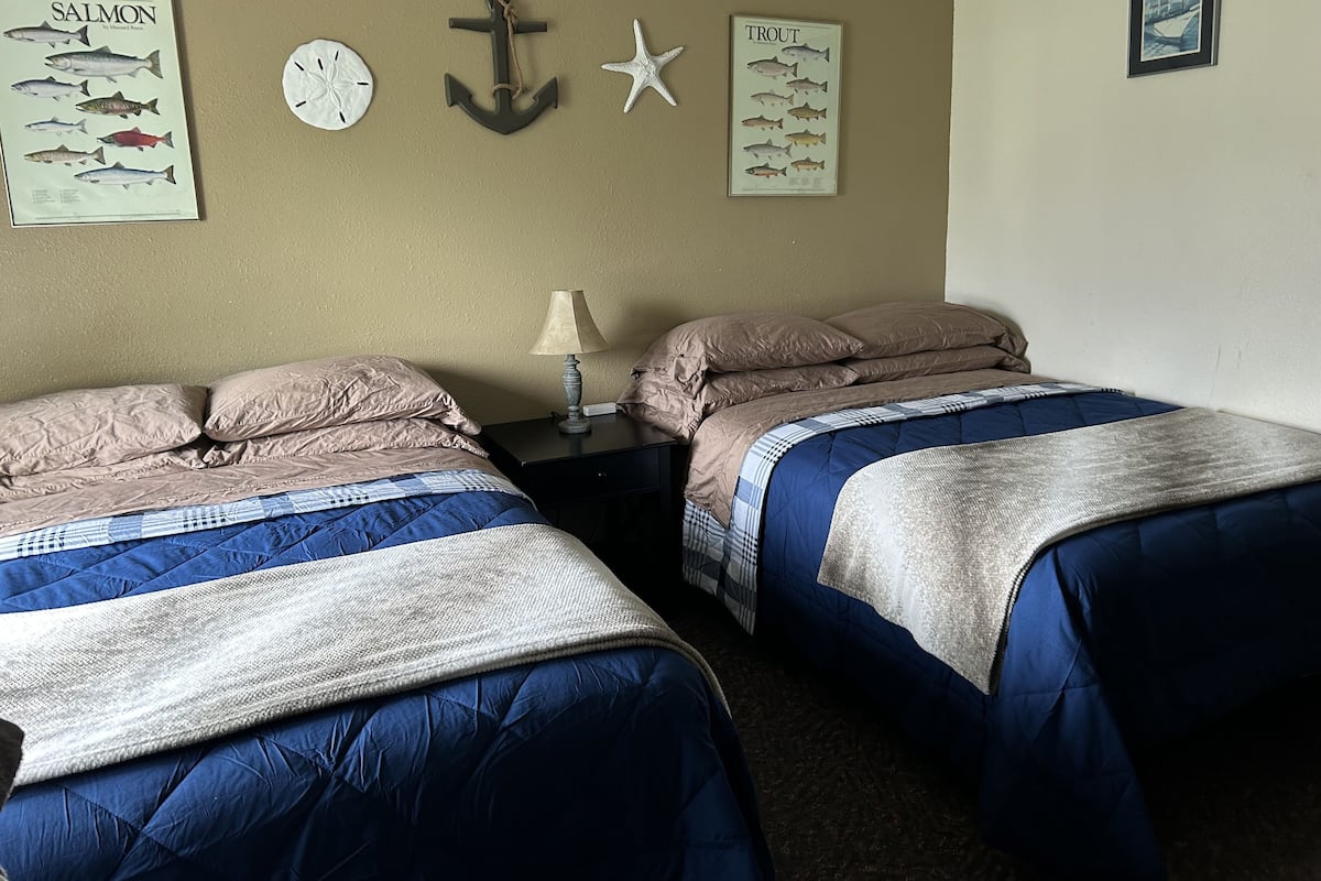 อีโคโนมีสตูดิโอ, เตียงใหญ่ 2 เตียง, ห้องน้ำส่วนตัว, ชั้นล่าง | เครื่องนอนระดับพรีเมียม, โต๊ะทำงาน, ห้องเก็บเสียง, Wi-Fi ฟรี