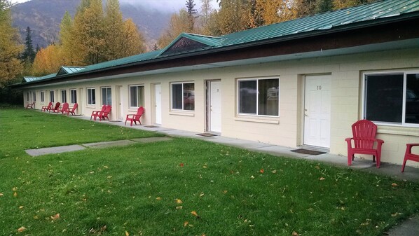 Front of property - Bird Creek Motel (Indian)