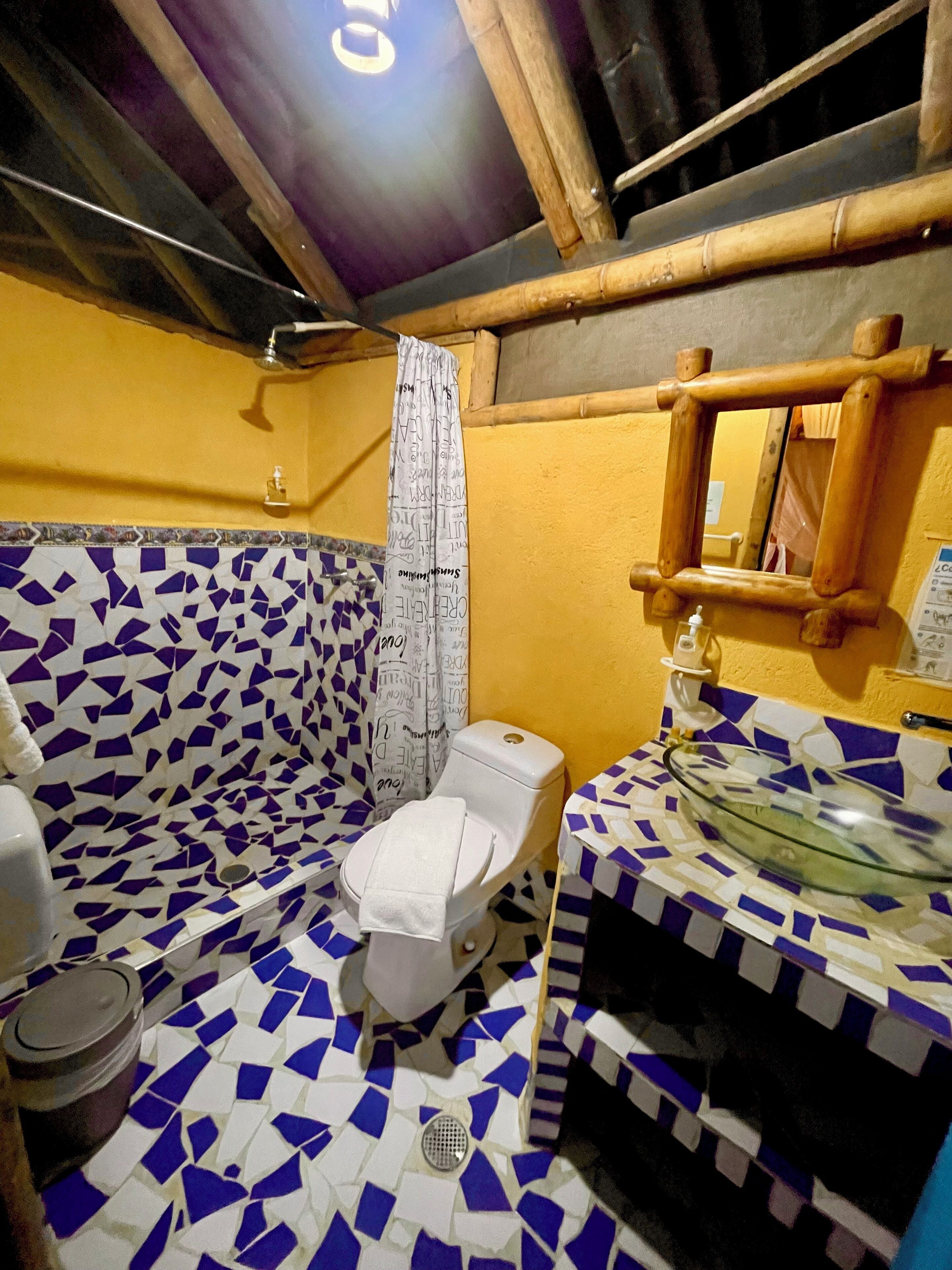 standard quadruple room | bathroom | shower, free toiletries, towels, soap