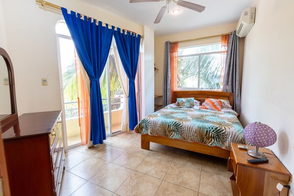 Family Apartment, 2 Bedrooms, Kitchen, Tower | Premium bedding, down comforters, Select Comfort beds, minibar - Ariana´S Galapagos Hostal (Puerto Ayora)