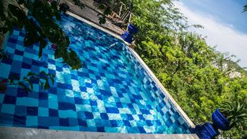 Outdoor pool, pool loungers