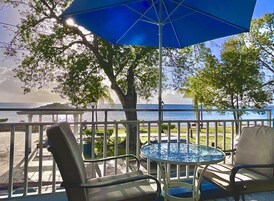 Waterfront King with Balcony | Vista para a água