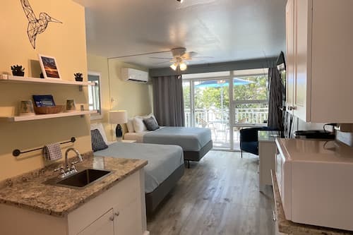 Waterfront Double with Balcony | Iron/ironing board, free WiFi, bed sheets
