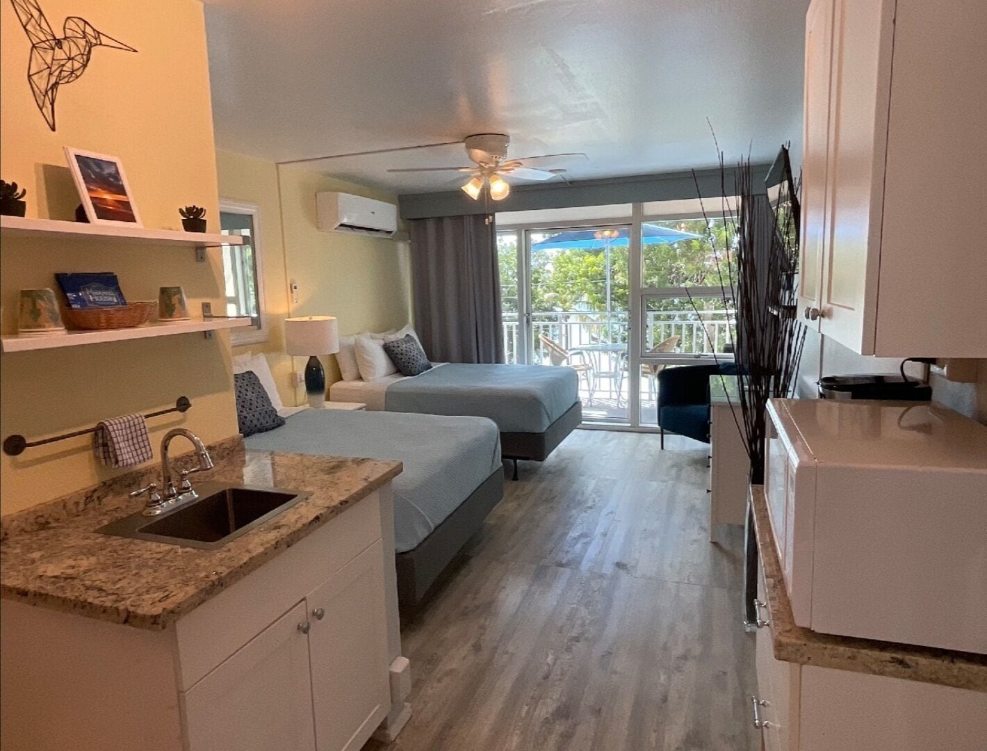 Iron/ironing board, free WiFi, bed sheets