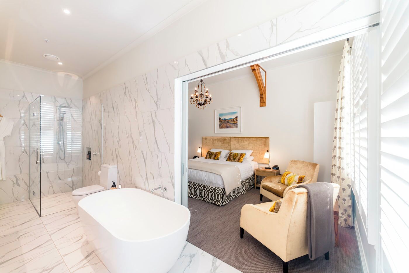 Chambre Premium, 1 très grand lit, non-fumeurs, vue jardin | Literie de qualité supérieure, surmatelas