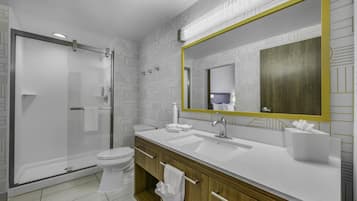 Suite Studio, 1 trĂšs grand lit, non-fumeur | Douche de la salle de bain