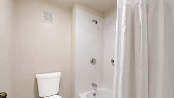 Room, 2 Queen Beds | Bathroom