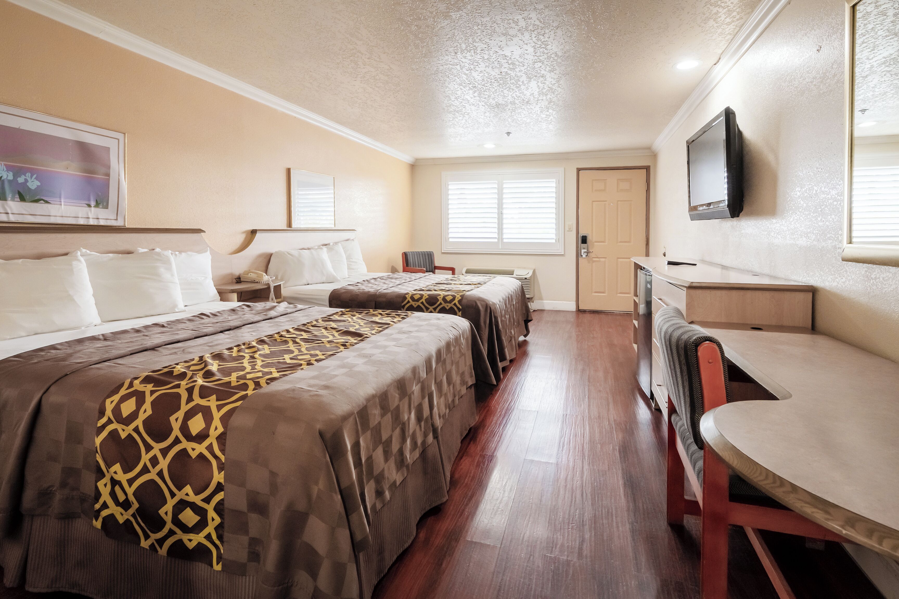 ห้องพัก, เตียงควีนไซส์ 2 เตียง | เครื่องนอนระดับพรีเมียม, โต๊ะทำงาน, Wi-Fi ฟรี