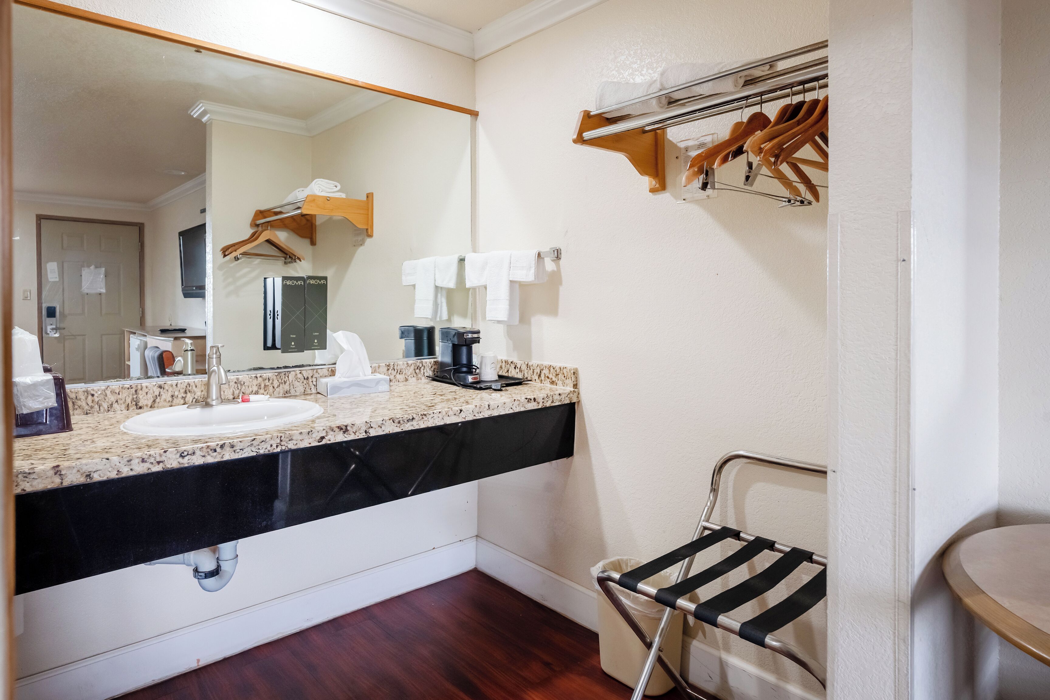 ห้องพัก, เตียงคิงไซส์ 1 เตียง | ห้องน้ำ | อ่างอาบน้ำแบบแช่ตัว, ของใช้ในห้องน้ำฟรี, ไดร์เป่าผม (มีให้บริการตามคำขอ)