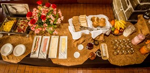 Desayuno continental incluido todos los días 