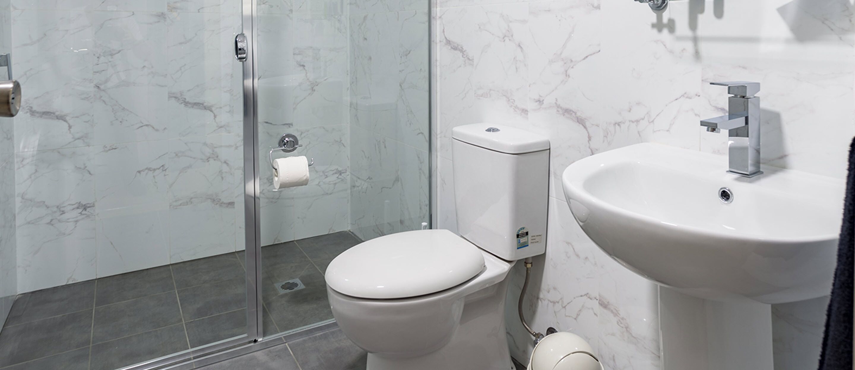 standard apartment, 1 bedroom | bathroom | shower, free toiletries, hair dryer, towels