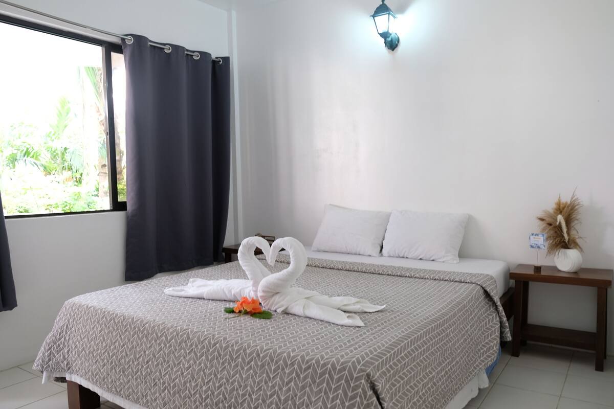 ห้องเบสิกดับเบิล, เตียงใหญ่ 1 เตียง, วิวสวน | ผ้าปูที่นอน