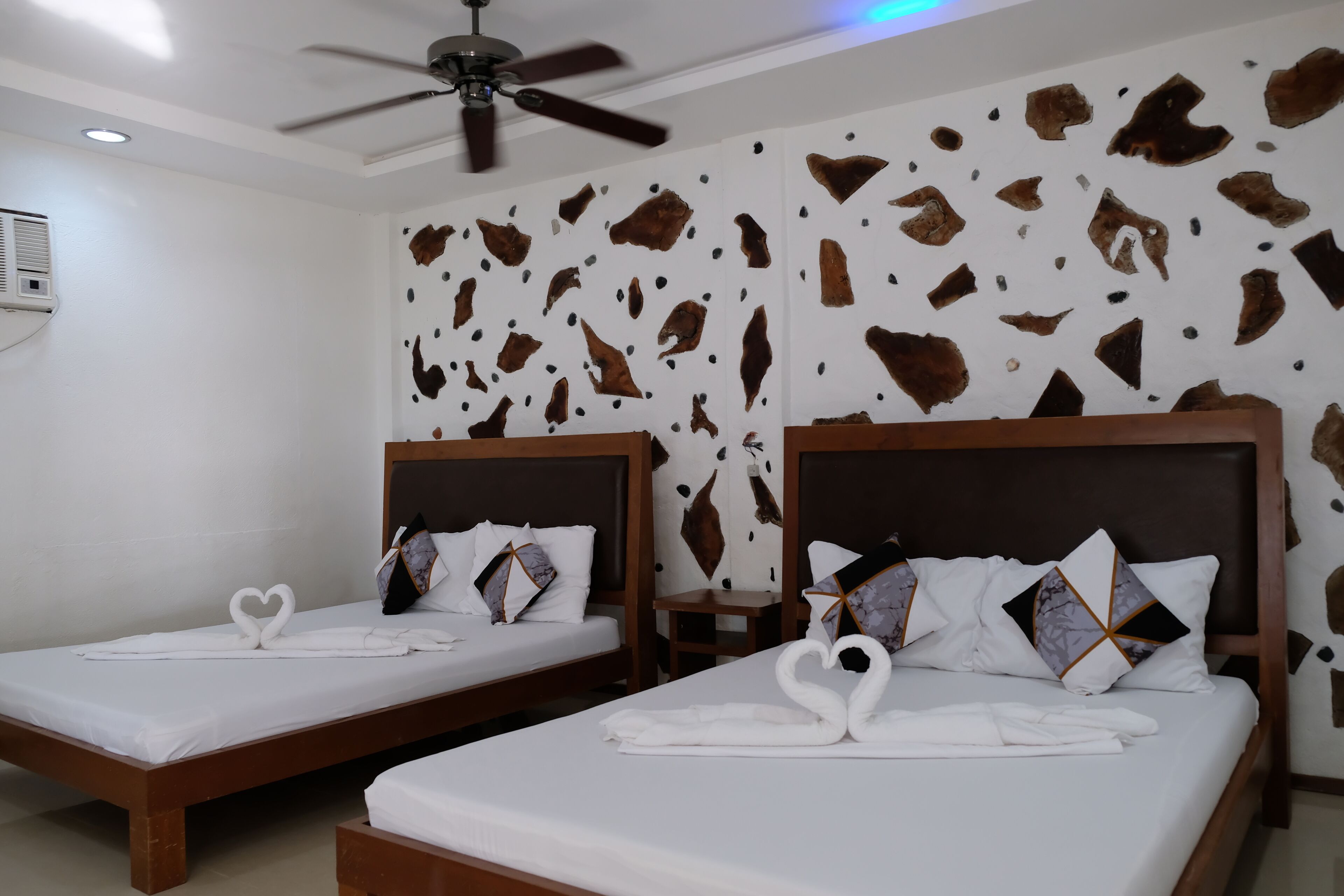 Phòng đôi dành cho gia đình, quang cảnh một góc biển, cạnh bãi biển | Bộ trải giường 