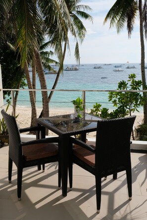 Dobbeltrom – deluxe, strandutsikt, ved strandkanten | Balkong