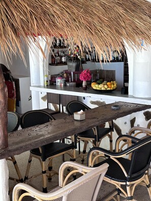 Breakfast, lunch served; local and international cuisine, beach views  - Sundown Resort and Austrian Pension House (Boracay Island)