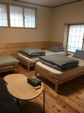 Triple Room + Sofa bed | Down duvets, free WiFi, bed sheets - Lodge Marushige (Nozawaonsen)