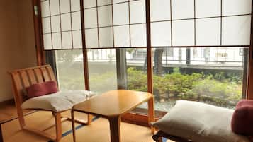 Japanese Style Room | In-room safe