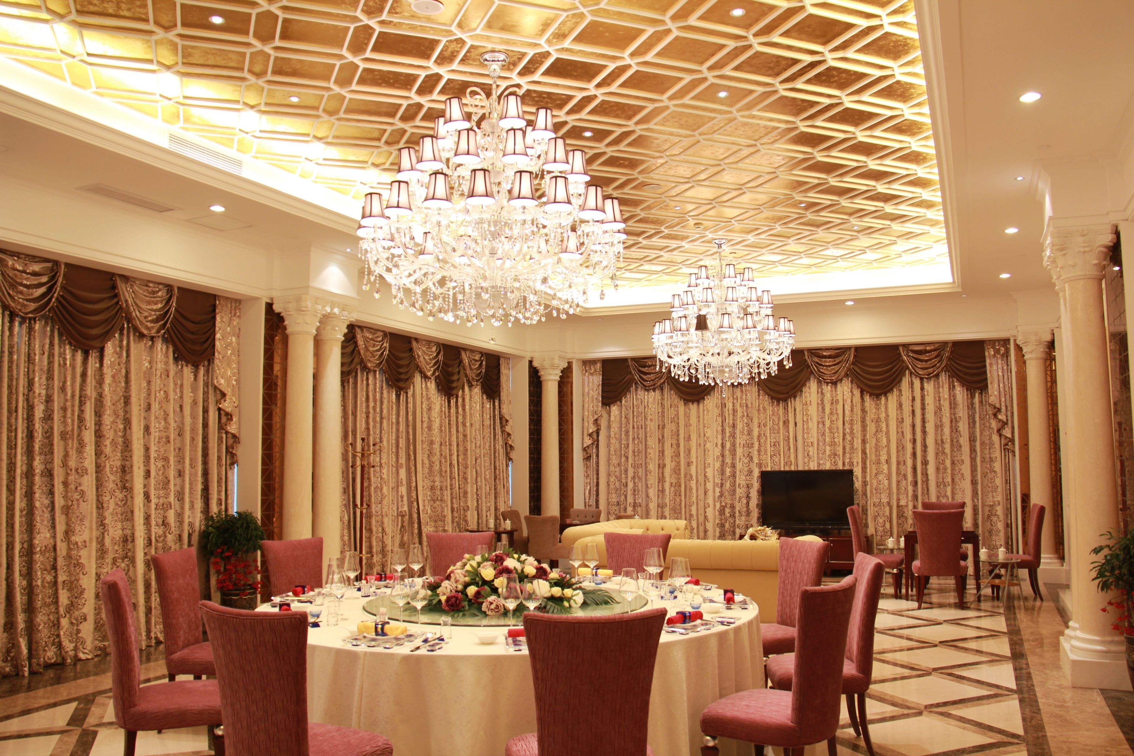 Sarapan prasmanan setiap hari (CNY 58 per orang)