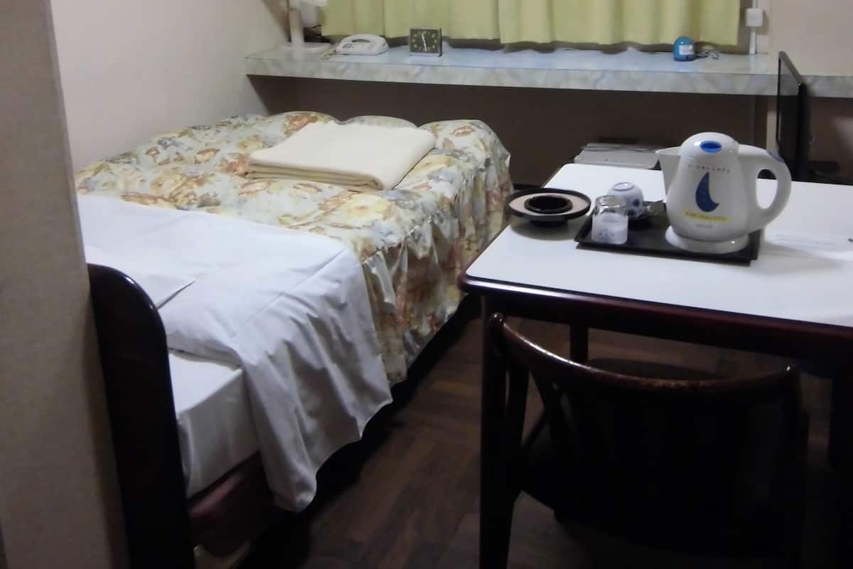 Single Room, Smoking