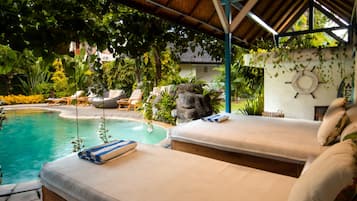 Outdoor pool, pool loungers