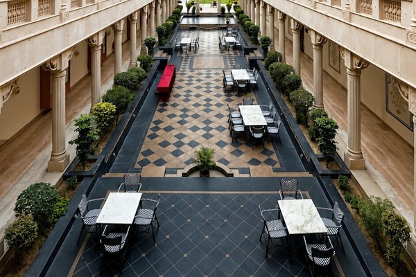 Chambre Club | Vue sur la cour