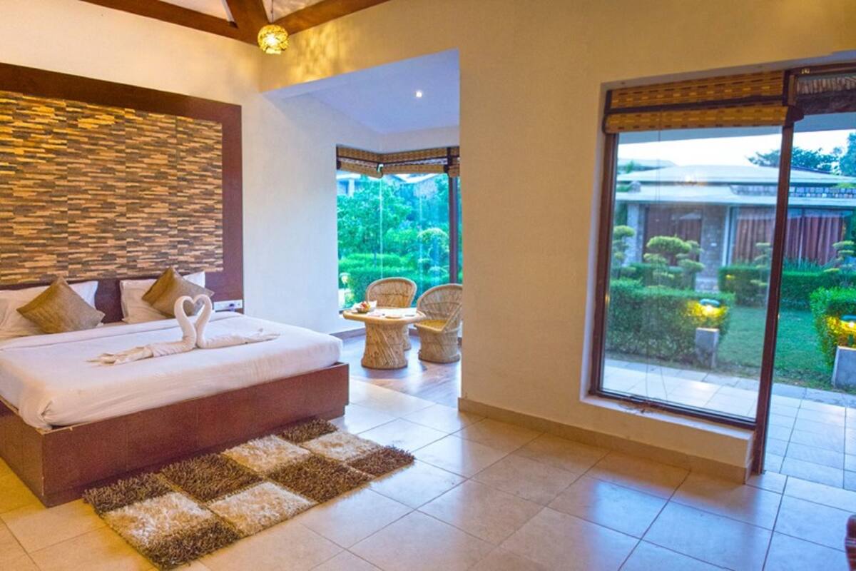 Rollaway beds (surcharge), WiFi (free), individually furnished