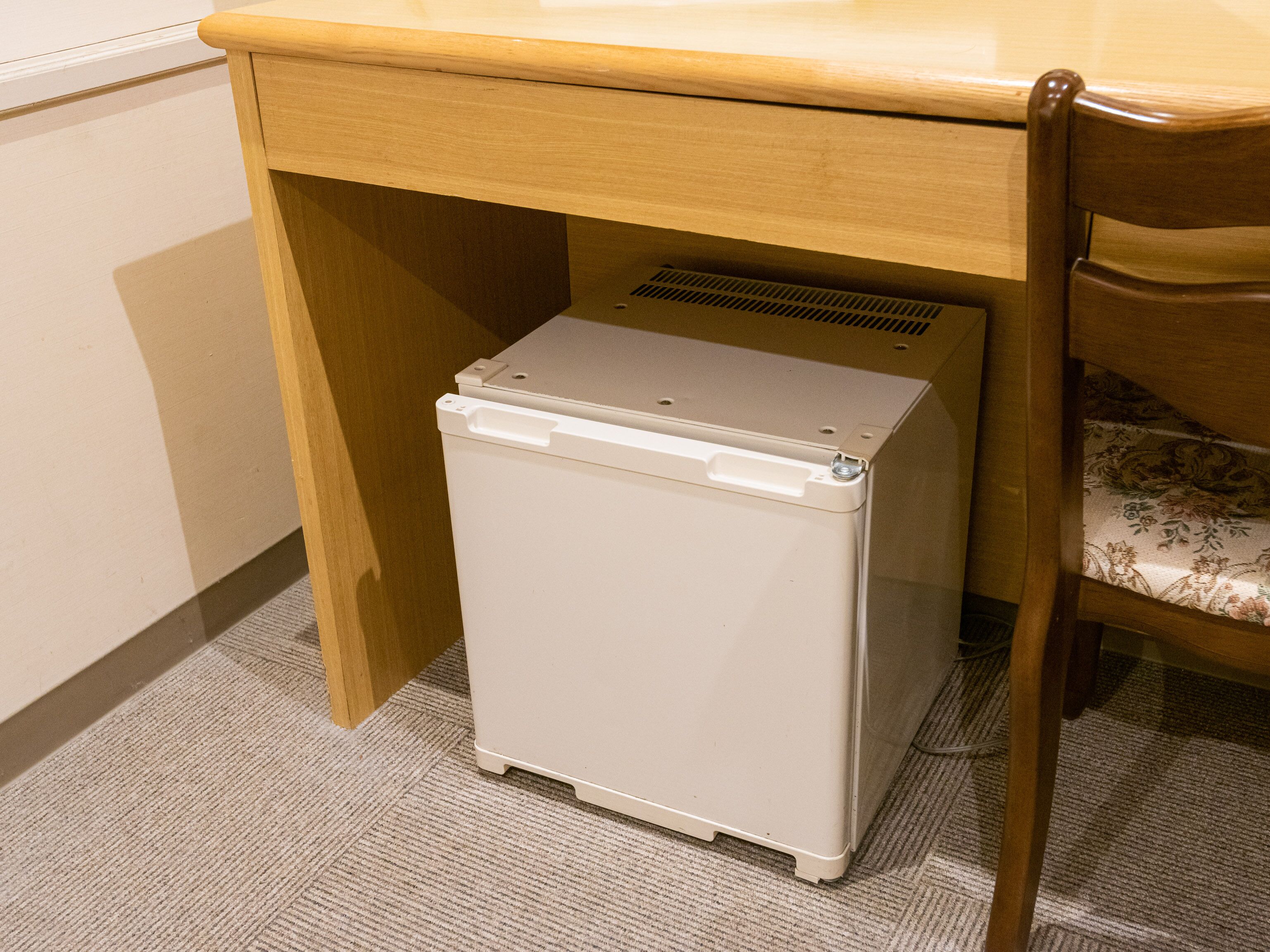 single room | mini fridge