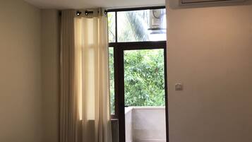 Single Room | Desk, soundproofing, iron/ironing board, free WiFi