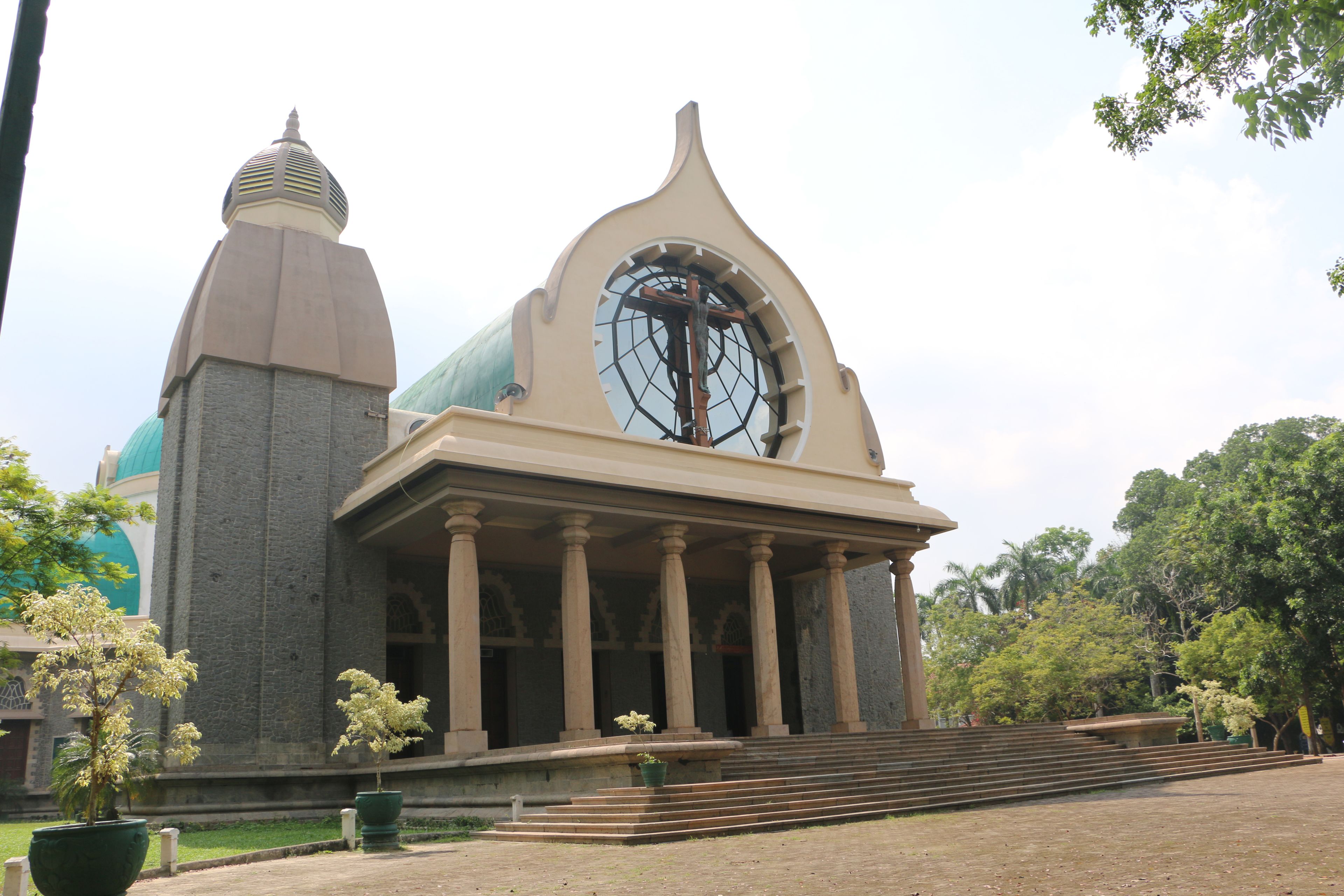 A building with a large dome and a central window.