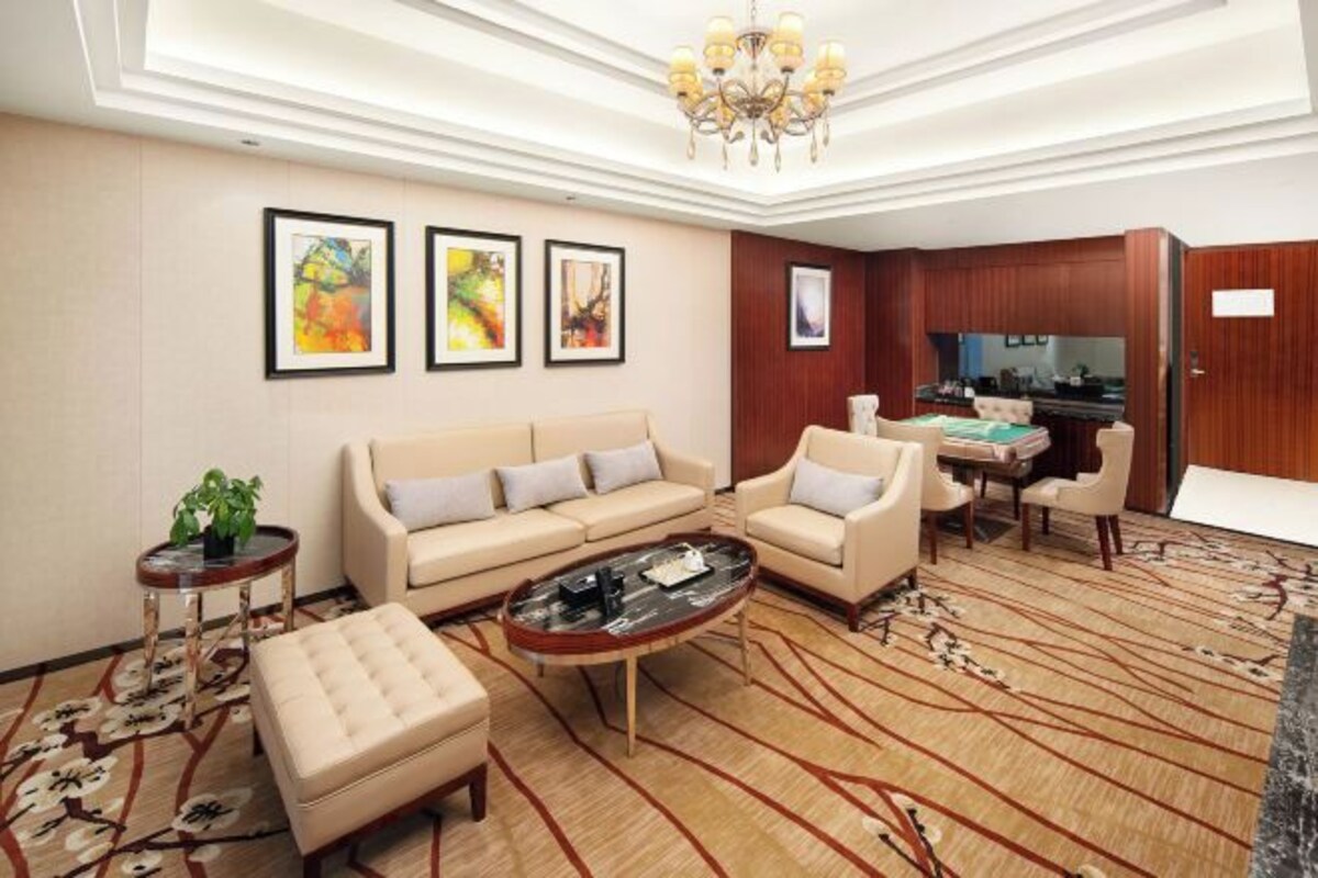 Deluxe Suite