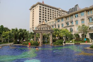 Outdoor pool - Longjiang Country Garden Phoenix Hotel (Foshan)