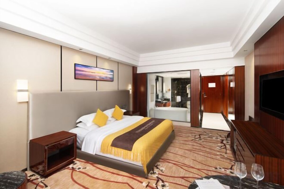 Minibar, két bảo mật tại phòng, bàn, màn/rèm cản sáng 