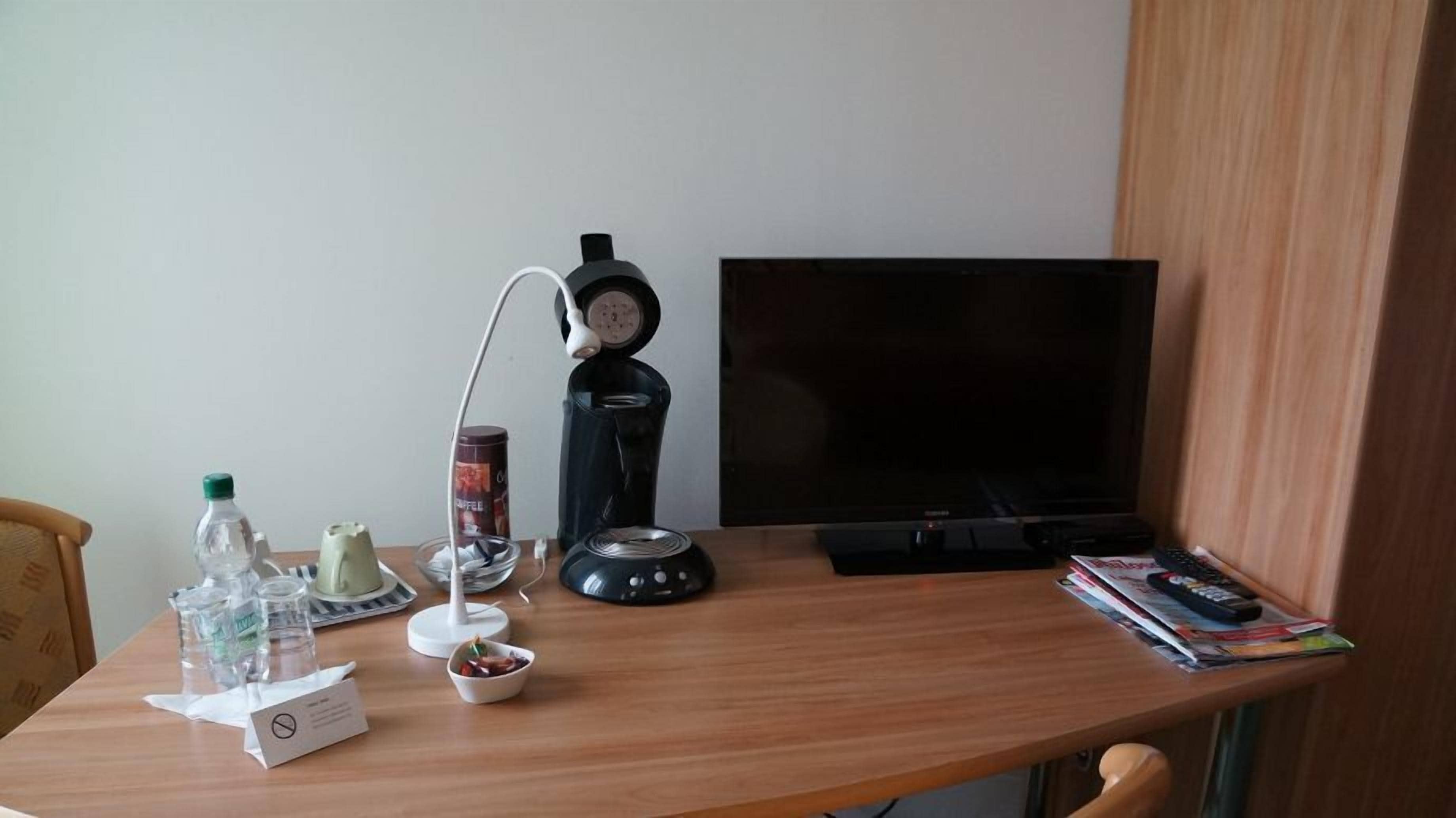 double room | coffee and/or coffee maker