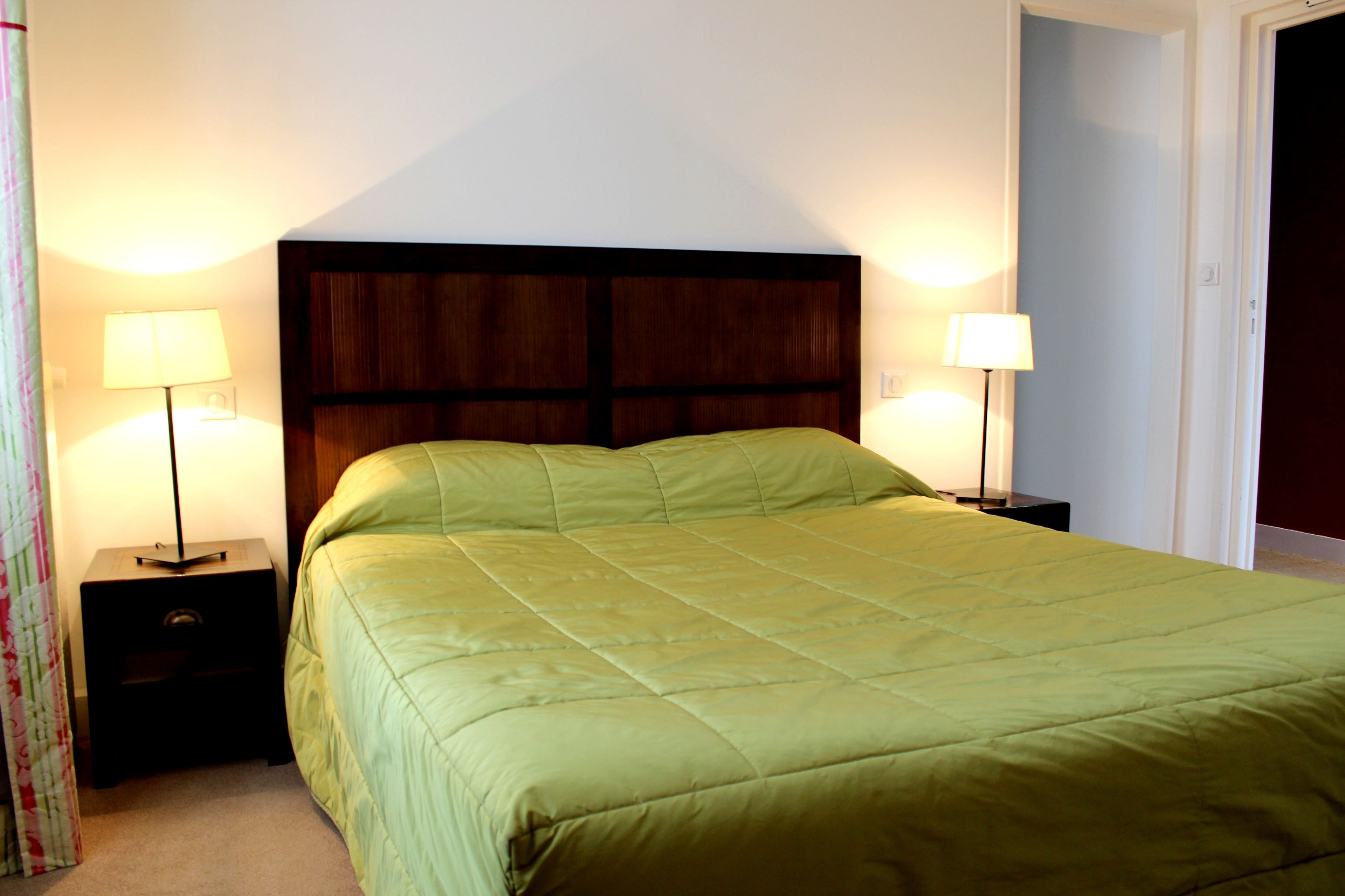 standard double room | desk, soundproofing, free wifi, bed sheets