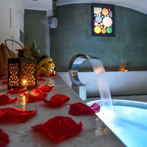 Indoor spa tub - Heritage Hotel Krone (Sarajevo)