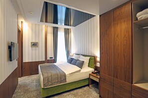 Deluxe Double Room, Garden View | Pemandangan dari bilik