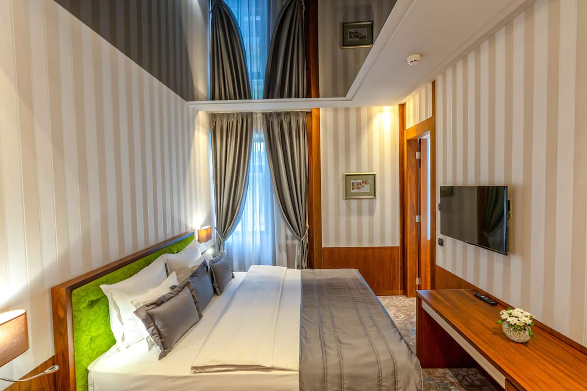 Habitación estándar doble, vistas al jardín | 1 dormitorio, sábanas italianas Frette, ropa de cama de alta calidad