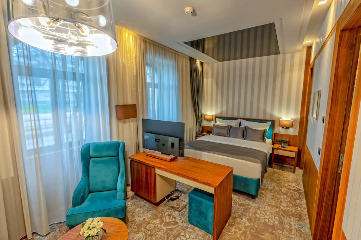 superior double room | 1 bedroom, frette italian sheets, premium bedding, tempur-pedic beds