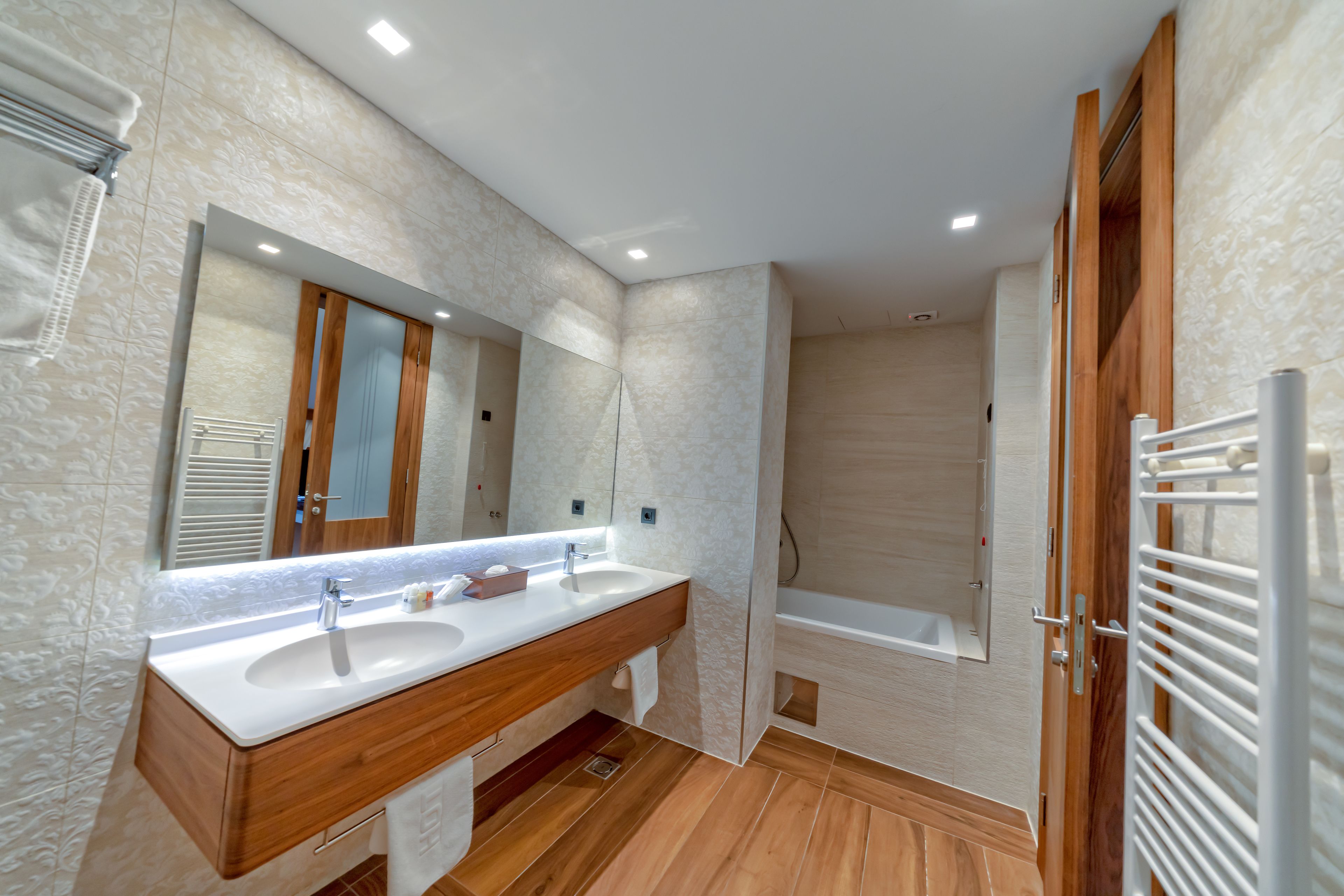 king double room, 1 bedroom | bathroom | shower, rainfall showerhead, free toiletries, hair dryer