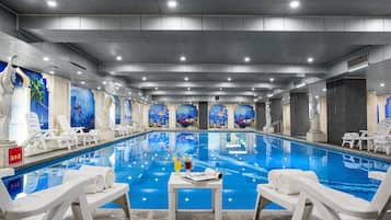 Indoor pool, outdoor pool