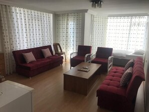 アパートメント シービュー | ミニバー、セーフティボックス (室内)、デスク、WiFi (無料)