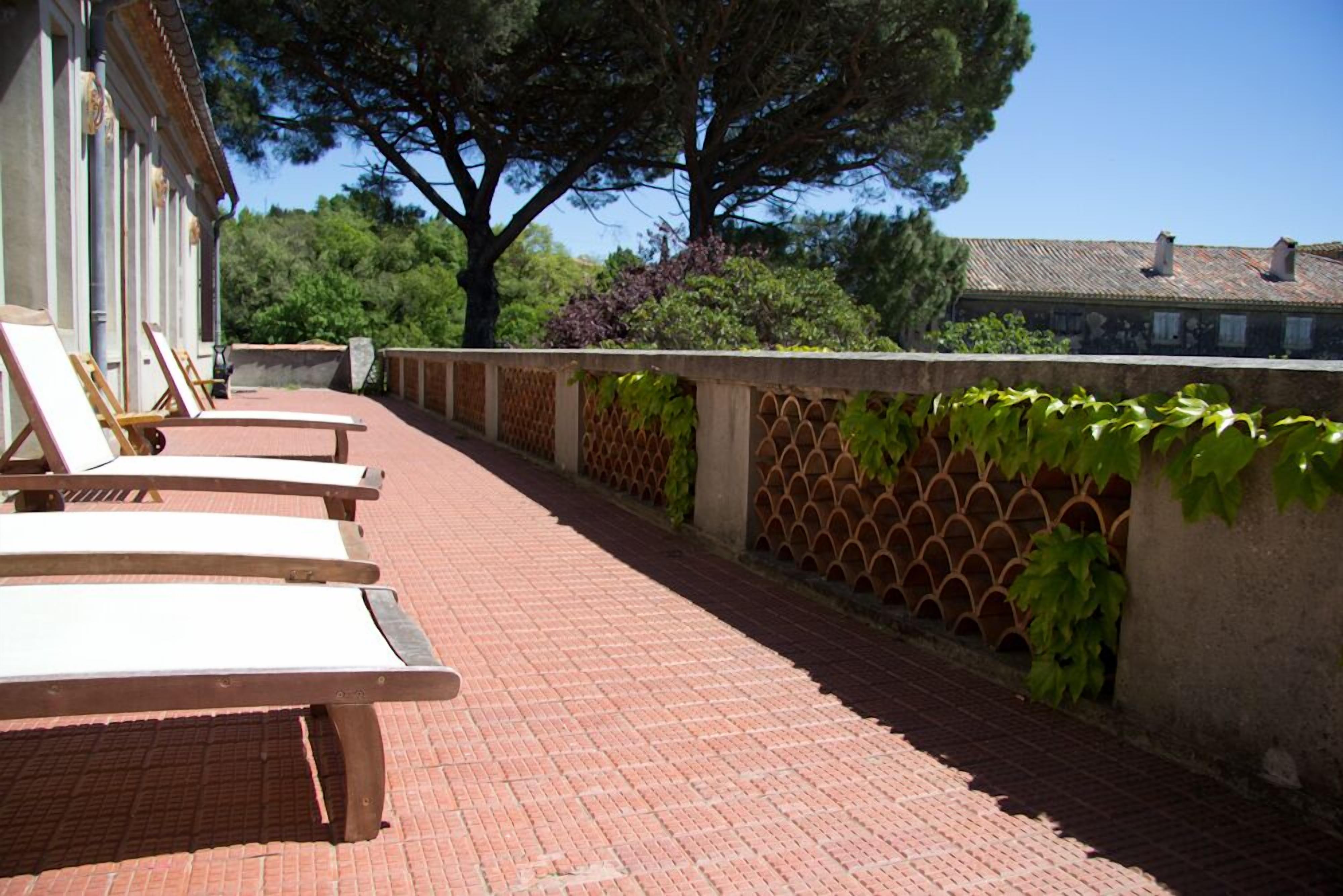 Suite, privat bad | Utsikt fra balkong