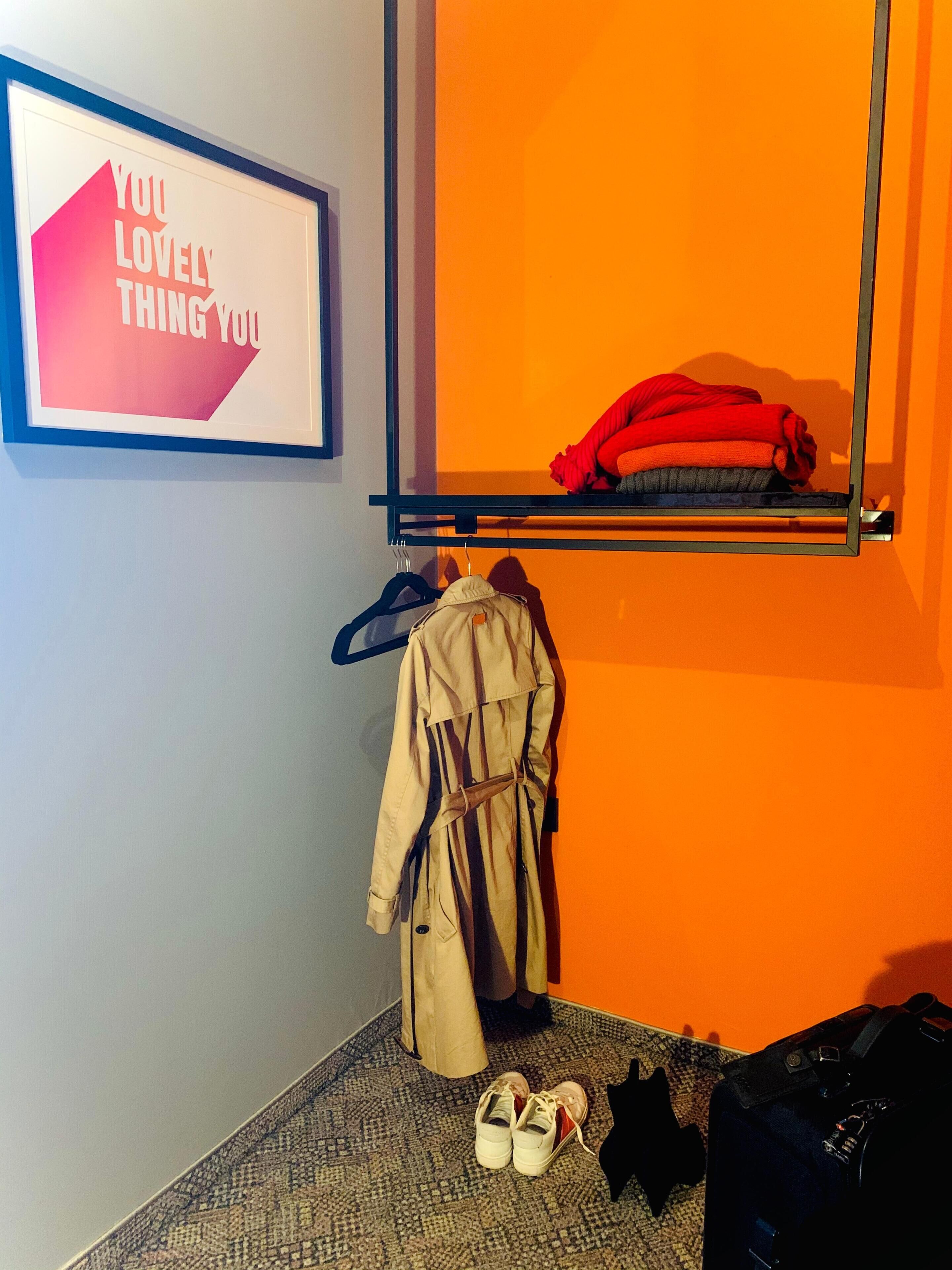 economy single room | living area | 26-inch flat-screen tv with cable channels, tv