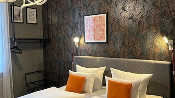 Economy tweepersoonskamer | Luxe beddengoed, een kluis op de kamer, individueel gedecoreerd