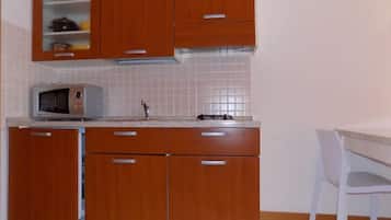 Economy Studio | Private kitchenette
