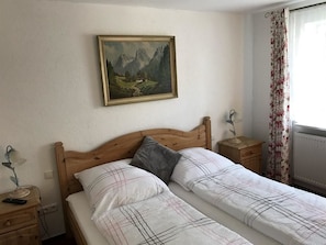 Premium bedding, in-room safe, free WiFi - Landhotel Rangau Gasthof & Brennerei (Markt Erlbach)