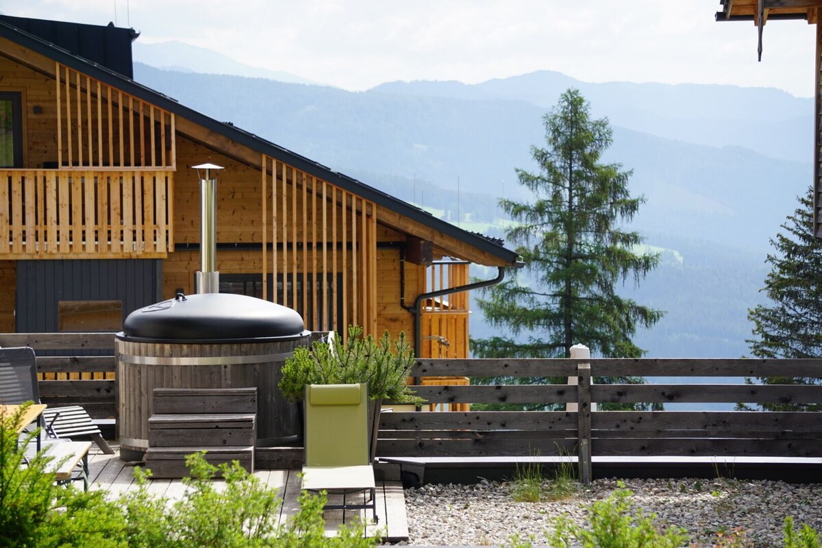 Chalet (FreiZeit mit Badefass) | Terrace/patio